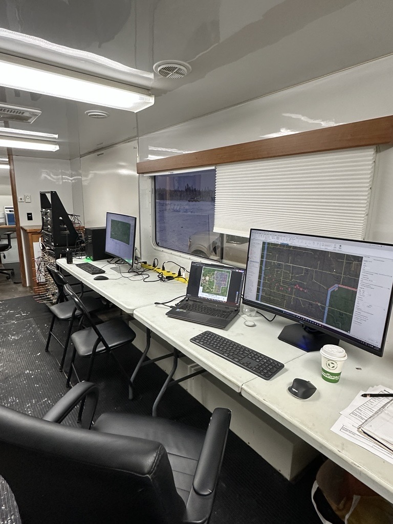 On-site command trailer with mapping workstations